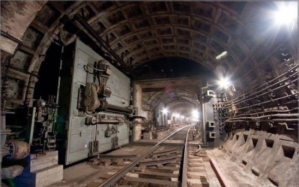 5 самых популярных мифов и страшилок о метро разных стран и их реальное происхождение