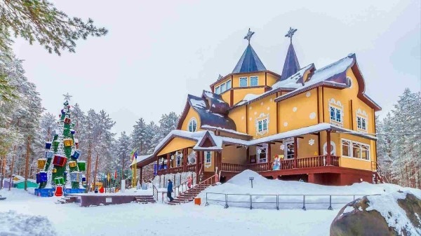 Где искать настоящую зиму? 5 самых красивых деревень России, занесенных снегом