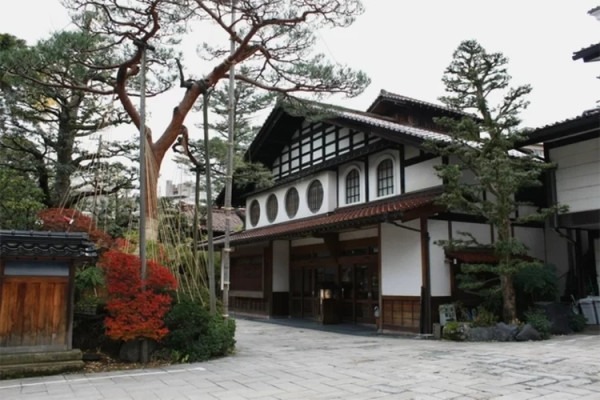 Самые древние отели, которые до сих пор принимают гостей