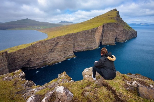 Секрет озера Сёрвогсватн, которое словно парит над океаном