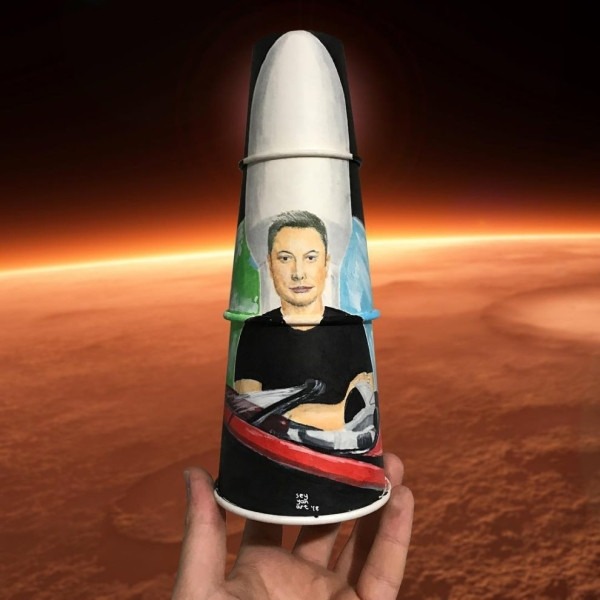 Бросить академию, взять стаканчики и нарисовать весь мир. У него получилось