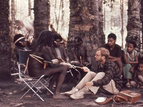 Тайна исчезновения Майкла Рокфеллера, отправившегося к племени каннибалов